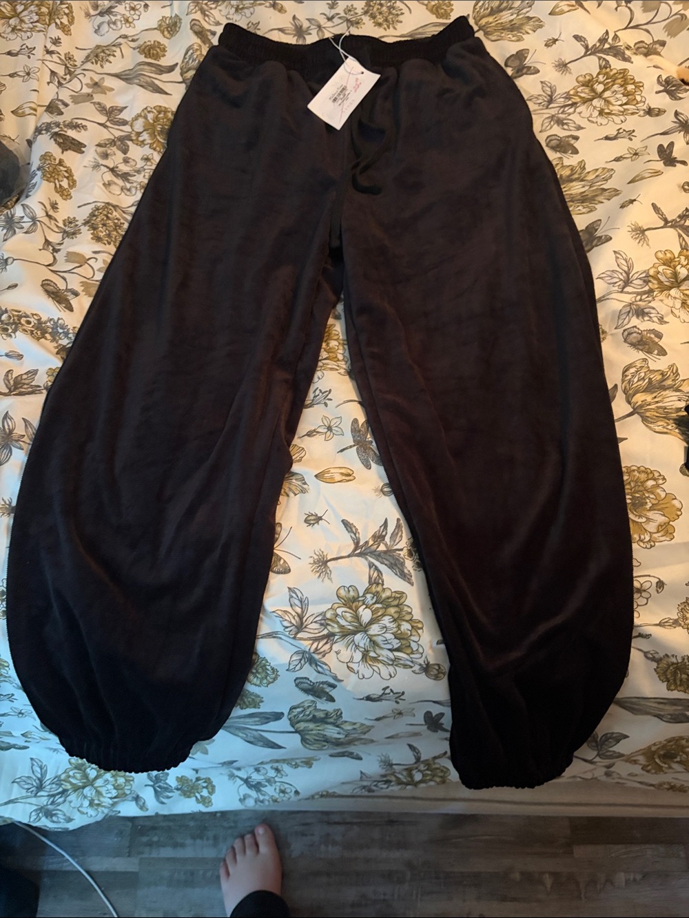 NWT POL Black Velour Jogger Sweatpants